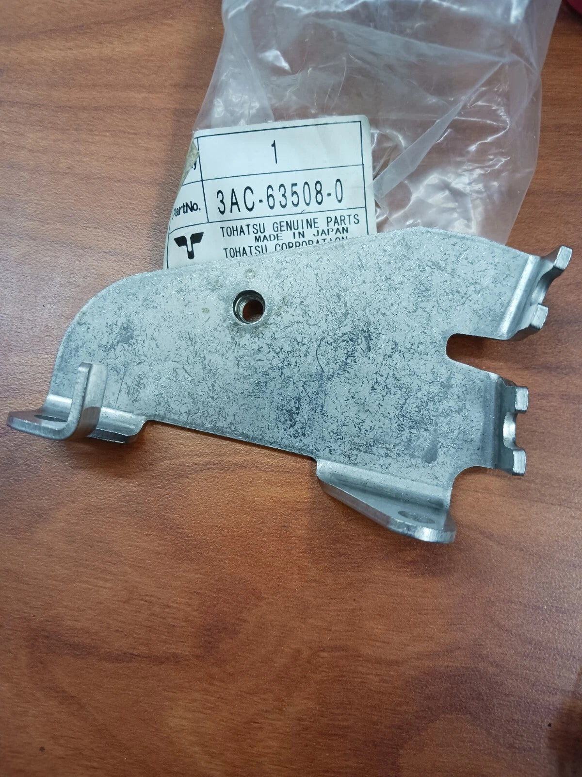 TOHATSU THROTTLE CABLE BRACKET 3AC 635080